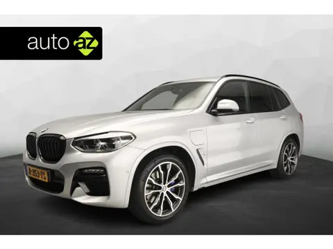 BMW X3 xDrive30e M-Sportpakket / Trekhaak / Panoramadak / Leder / Camera / HIFI / Parkassist / Alu w