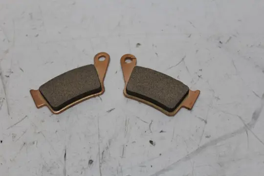 REMBLOKKEN ACHTER BMW F 800 GS 2008 - 2011