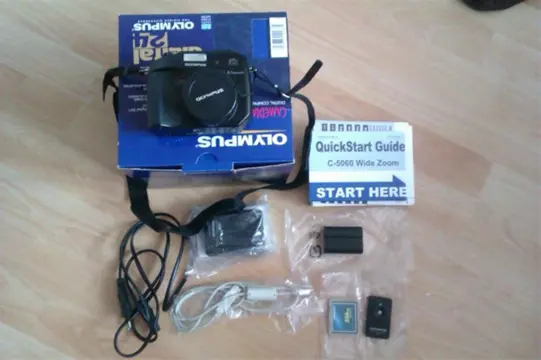 Olympus C 5060 wide zoom digital compact camera