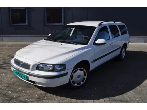 Volvo V70 2.4 Comfort Line, netto € 4.750, nwe koppeling & distributieriem & gr beurt, bijtel vriend