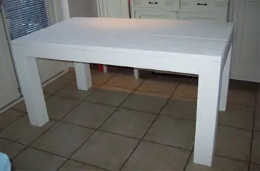 Witte tafels van steigerhout