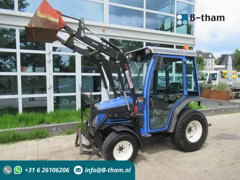 Iseki TF321H 4x4 + Cabine + Voorlader + Fronthef (bj 2004)