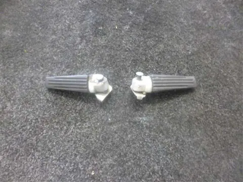 DUO VOETSTEUN LINKS Suzuki SV 1000 2003 - 2009