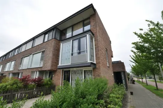 Modern Corner House for Rent at Hoornpantsoen in Berkel en Rodenrijs – Spacious 3-4 Bedroom