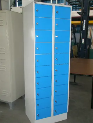 Lockerkast 20-deurs. 2x vr