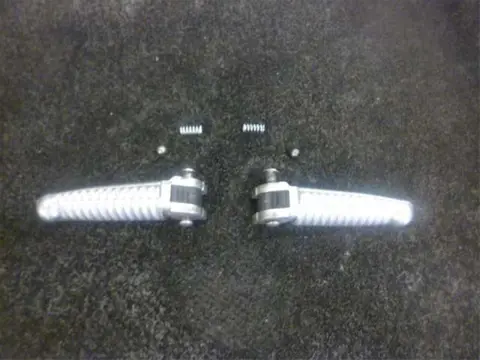 DUO VOETSTEUN LINKS Ducati 1198 2009 - 2011