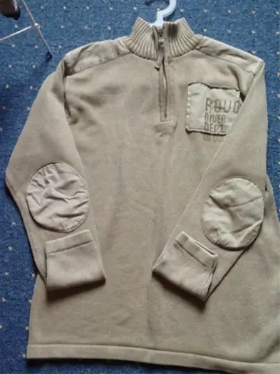 Mooie trui met rits kleur licht bruin ZO GOED ALS NIEUWE