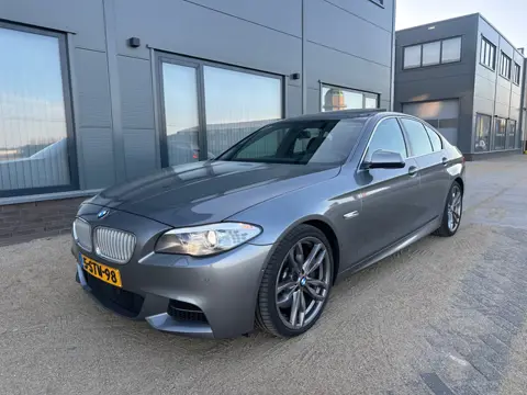 BMW 5-serie M550xd // 380PK // 360 Camera // Alcantara hemel // Schuifdak //
