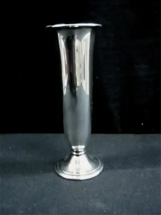Verzilverd vaasje, jr'50,15 cm hoog,niet gestempeld,zgst