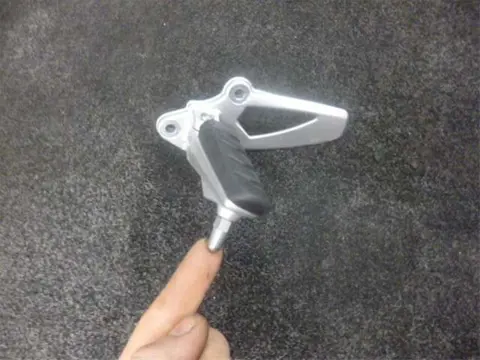 LINKER SCHETSPLAAT BMW R 1200 R 2005 - 2011