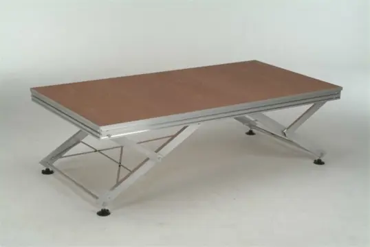 Podiumdeel met schaarpoten