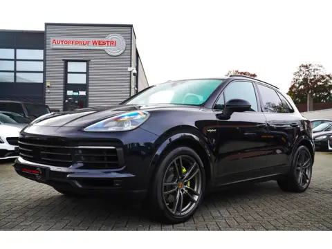 Porsche Cayenne 3.0 E-Hybrid | Sport Chrono | Bose Sound | Panorama | Luchtvering | Trekhaak | Adapt