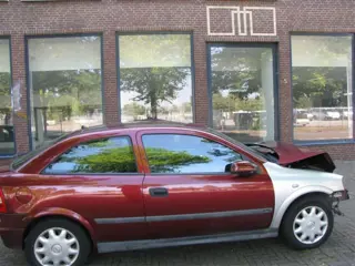 Opel Astra plaatwerk en Onderdelen Sloopauto inkoop Den haag