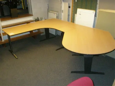 Bureau 302x142/80x200 5x vr