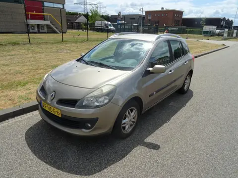 Renault Clio Estate 1.6-16V Dynamique