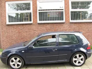 Volkswagen Golf 4 Plaatwerk Sloopauto inkoop Den haag