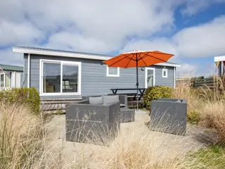 Luxe modern chalet op een steenworp van het strand