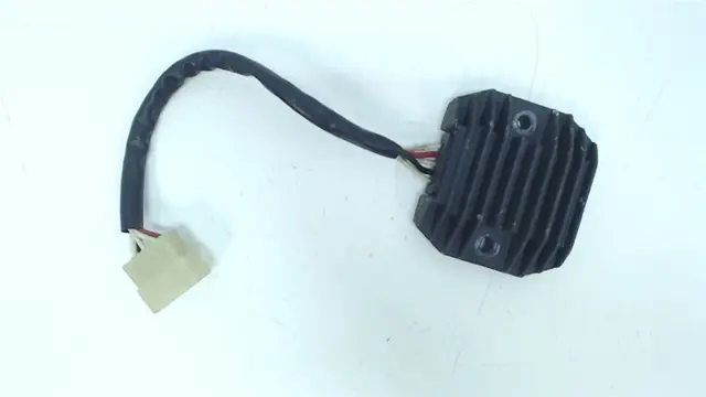 SPANNINGSREGELAAR Yamaha FAZER 600 2001 - 2003