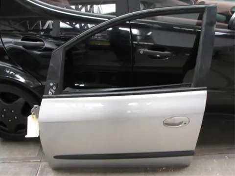 Daewoo Tacuma 1.8 2001 Portier links voor zilver metallic