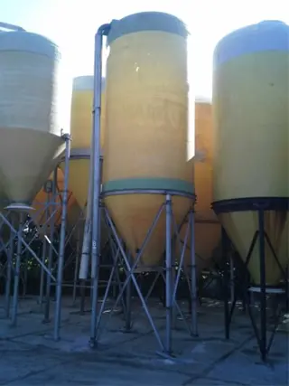 Brijvoer tanks voersilo kunstmest silo spuiwatertanks