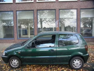 Volkswagen Polo 1998 Groen Plaatwerk en diverse Onderdelen