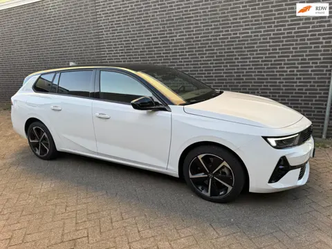 Opel ASTRA SPORTS TOURER 1.6 Turbo Plug In Hybrid Edition
