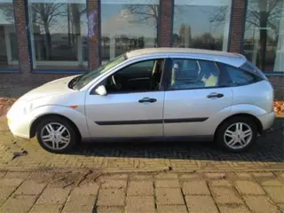 Ford Focus 1.6 16v 1998 Plaatwerk en Onderdelen