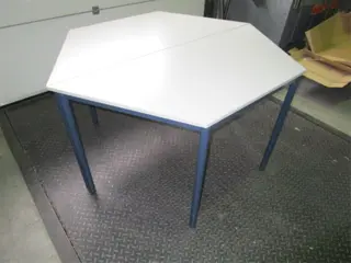 1x SET trapeziumtafel 140x60cm