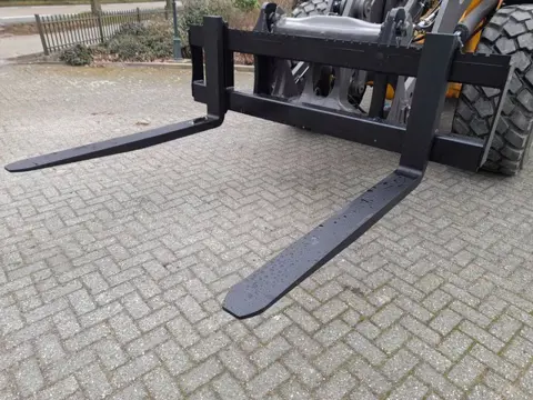 NEW Pallet forks frame vorkenbord to suit Volvo quick coupler 2.4m wide