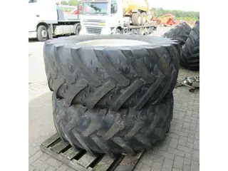 Wielen 650 / 65 R38 velgen met grote ZF steek
