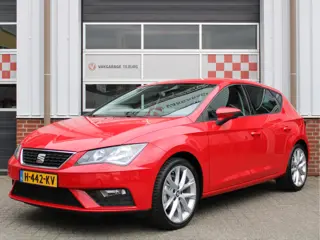 SEAT Leon 1.5 TSI 150PK Style Ultimate Edition Automaat /NAVI/18'LM/Camera/Trekhaak/Stoelverwarming/