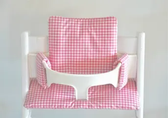 Stoelverkleiner kussen gecoat voor stokke tripp trapp Pink