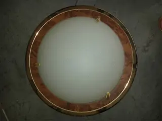 Plafonie met goudenkleur eromheen