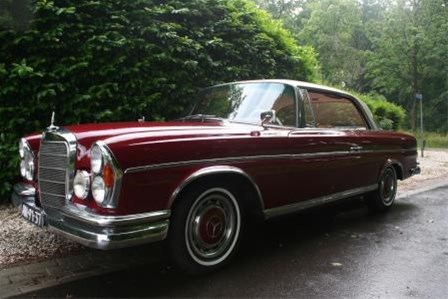 Fraaie Mercedes trouwauto huren