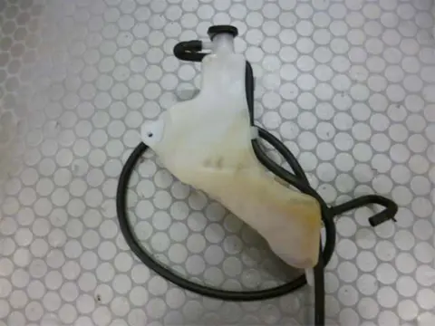 KOELVLOEISTOF RESERVOIR Triumph Tiger 1050 2007 - 2010