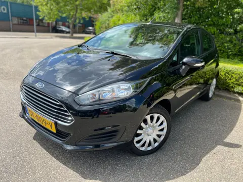 Ford Fiesta NIEUWE DISTRIBUTIE Airco stoelverwarming
