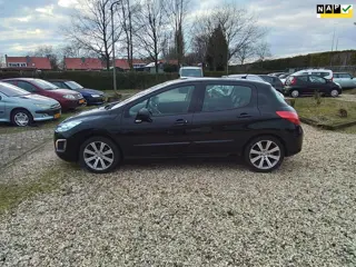 Peugeot 308 1.6 THP Allure leerbekl navi airco/ paneramadak zeer lux,s