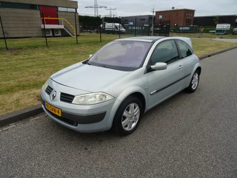 Renault Mégane 1.6-16V Privilège Luxe
