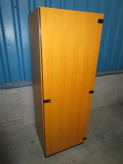 1x Draaideurkast 166xB60xD52
