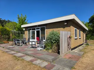 Bungalow voor 6 personen met een zeer riante tuin op het zuiden