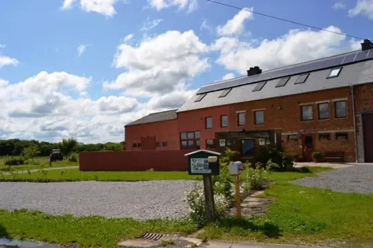 Moderne gites voor 5-15 p, met sauna en visvijver