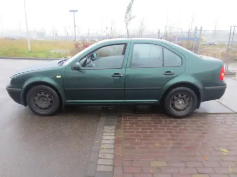 VW Bora 1.6 SR 1999 Model 1998/2005 Plaatwerk en Onderdelen