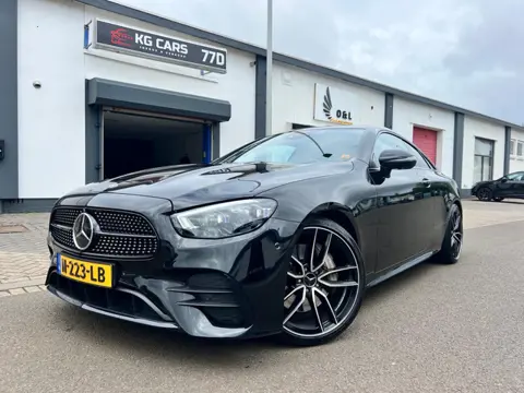 Mercedes-Benz E-klasse Coupe 300 AMG Line 1 JAAR GARANTIE!!