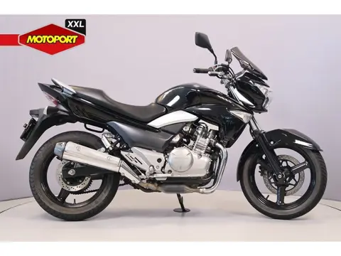 Suzuki INAZUMA 250 (bj 2016)