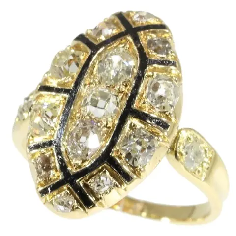 Ornate Elegance: A Diamond-Encrusted Rococo Ring