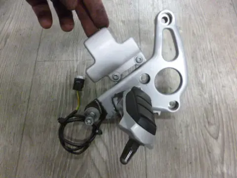 RECHTER SCHETSPLAAT BMW R 850 R 2001 - 2006