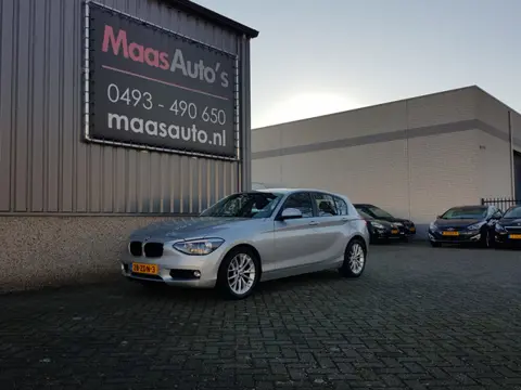 BMW 1-serie 118i Upgrade Edition uitvoering automaat leder/schuifdak !!!