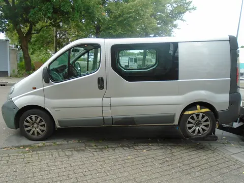 Opel Vivaro 1.9 DI (F7) 2003 Onderdelen en Plaatwerk L147