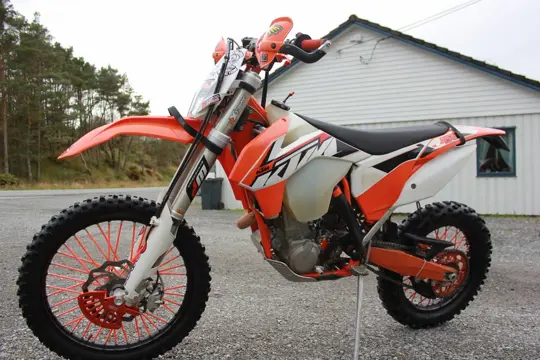 KTM EXC450 met aanhangwagen