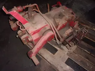 International - hefblok 956 1056